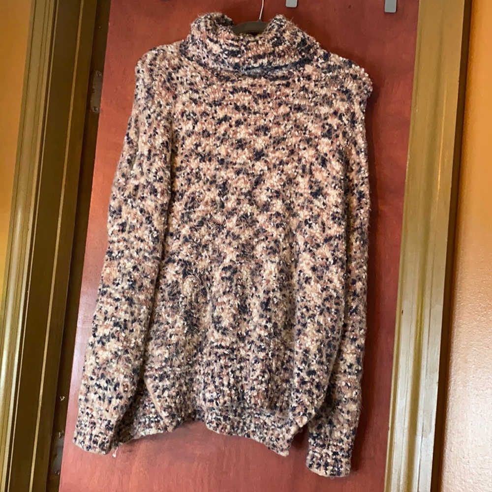 ✨Lost + Wander Sweater✨